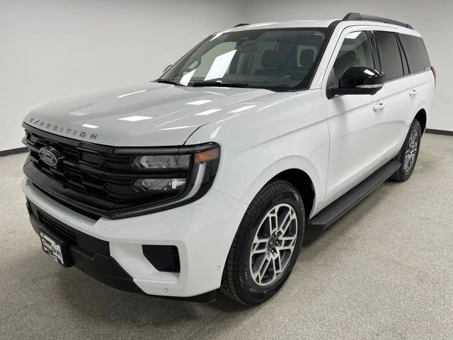 Used 2025 White Ford Active image 4