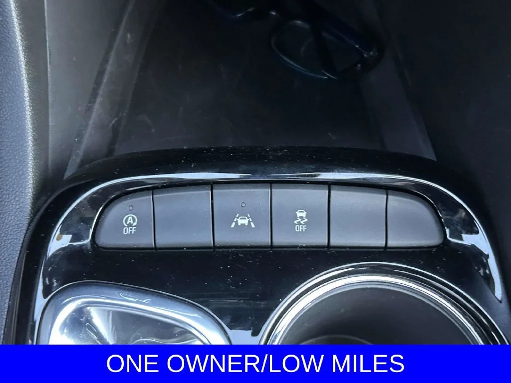 Used 2023 SUMMIT WHITE Buick Preferred image 21