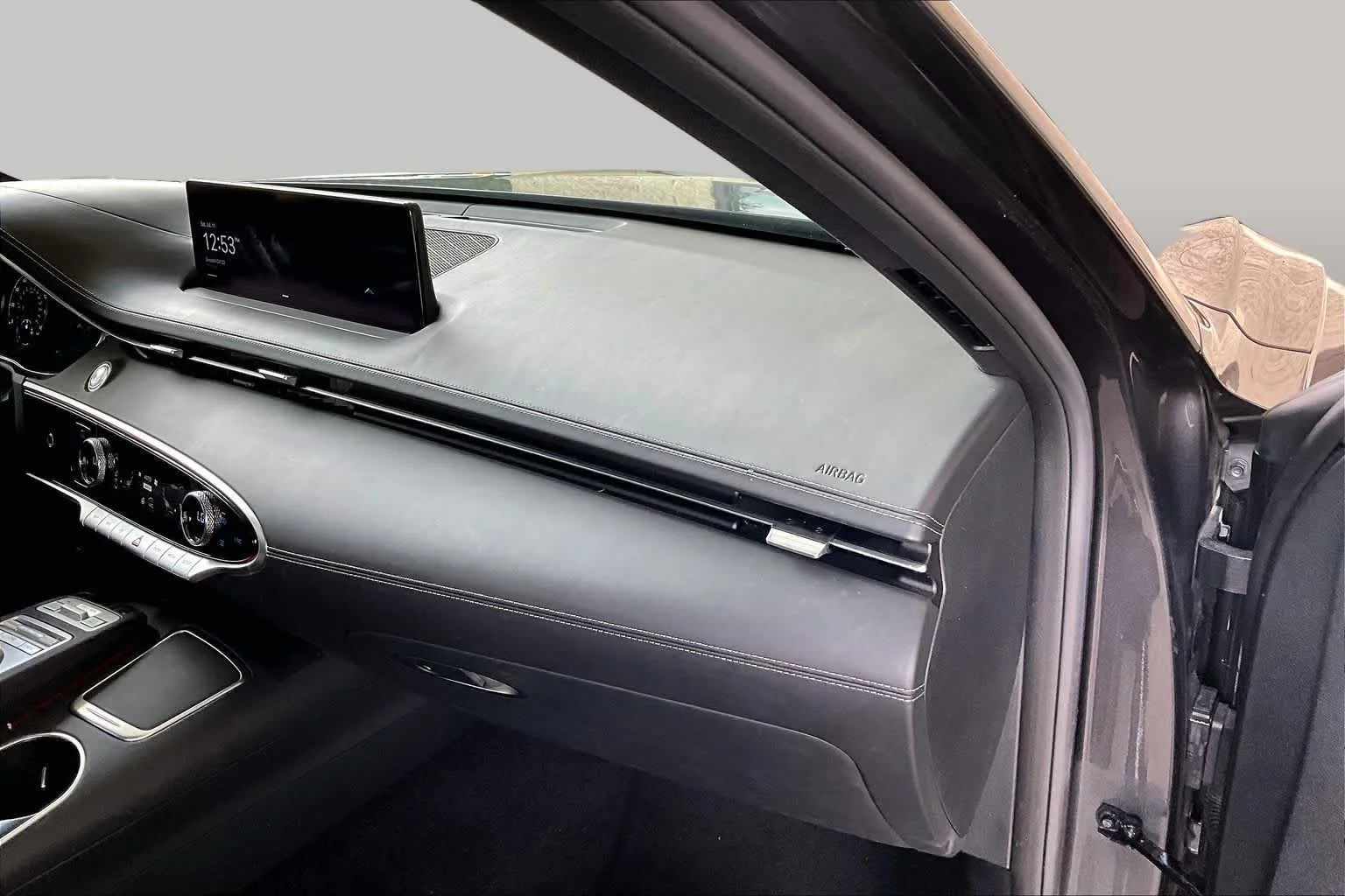 Used 2022 Himalayan Gray Genesis 2.5T image 19