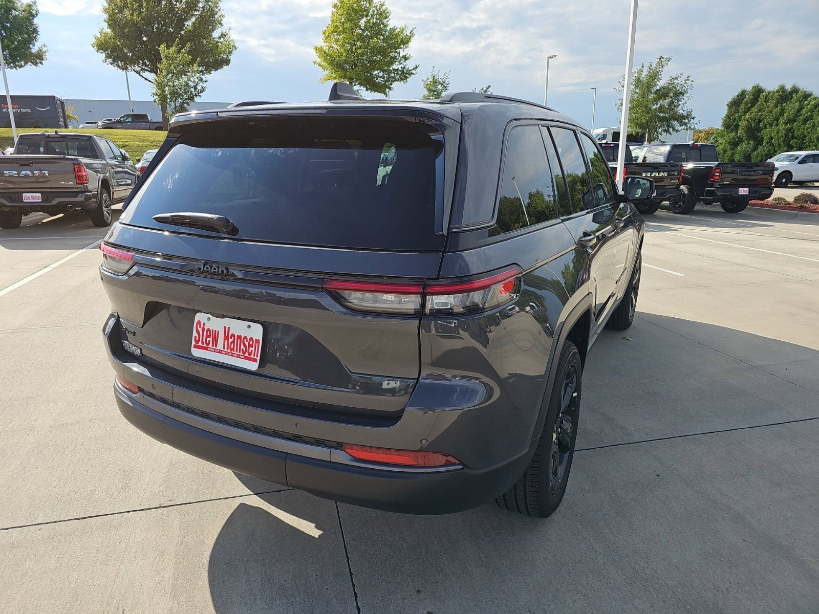 New 2026 Baltic Gray Metallic Clearcoat Jeep Limited image 5