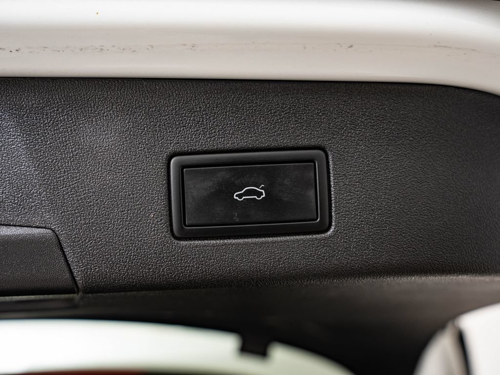 Used 2023 Opal White Volkswagen Pro S image 19