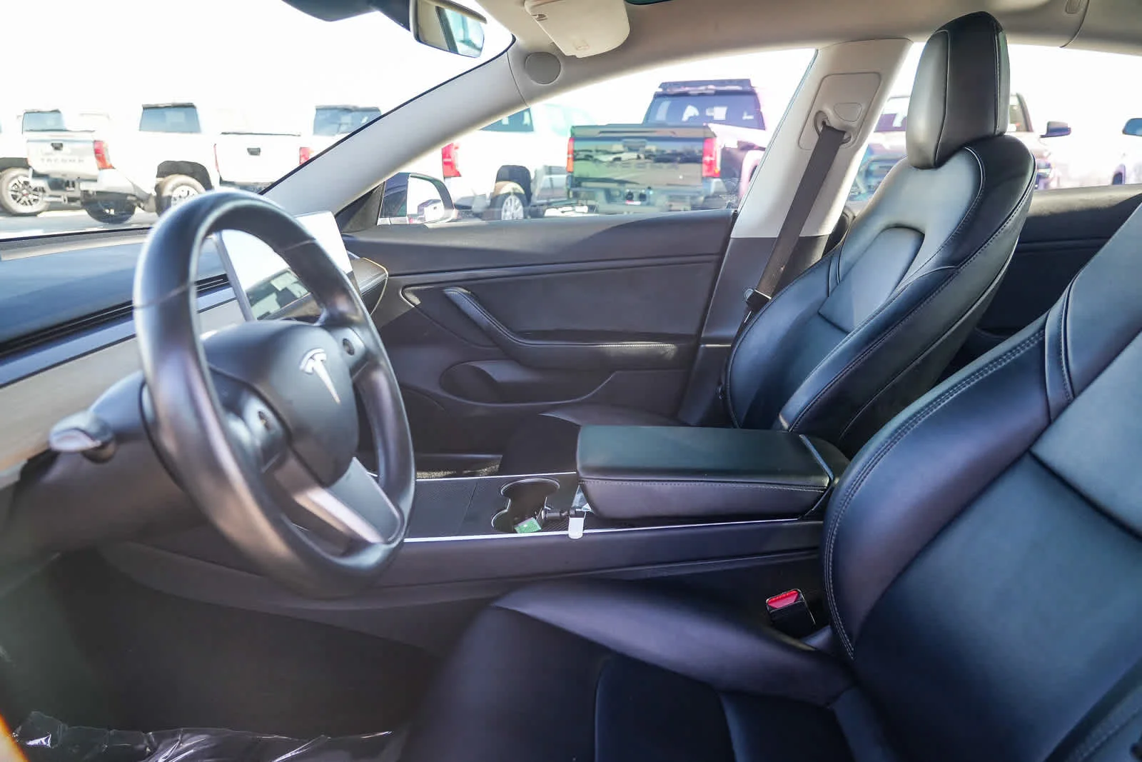 Used 2018  Tesla  image 17