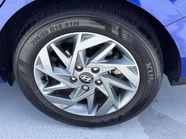 Used 2024 Intense Blue Hyundai SEL image 7