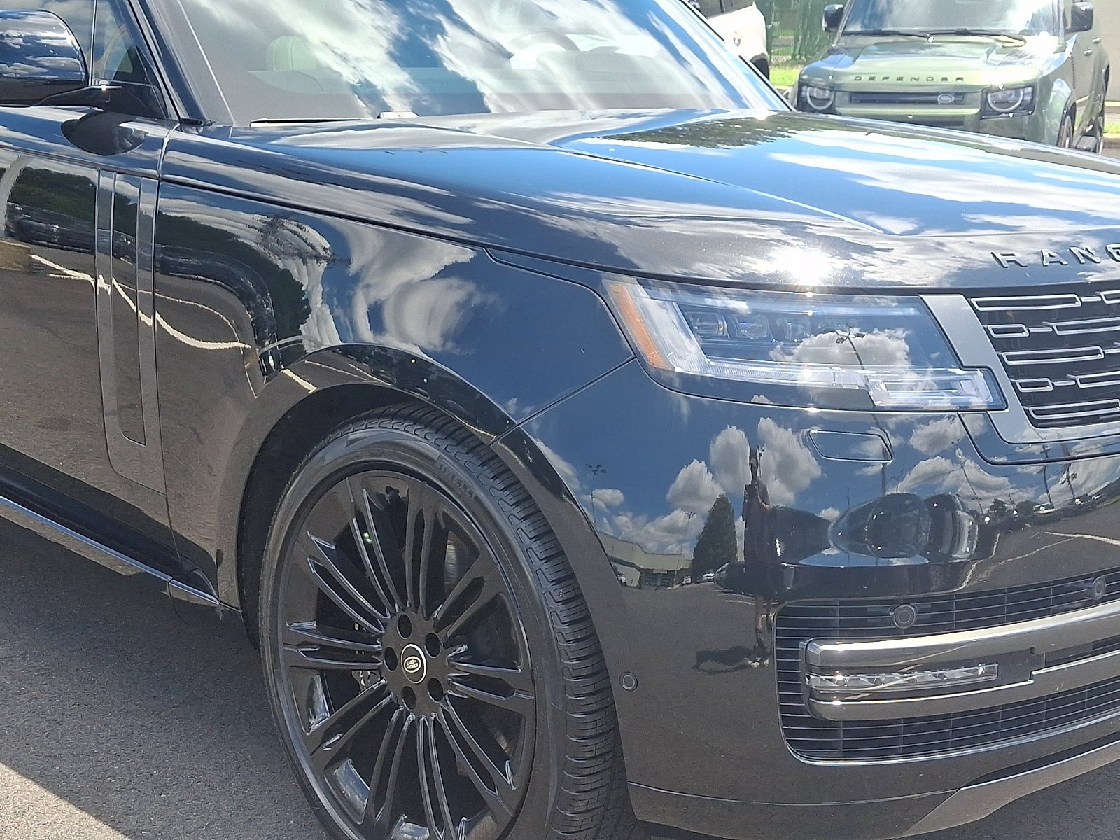 Used 2024 Santorini Black Metallic   1Ag Land Rover SE image 12