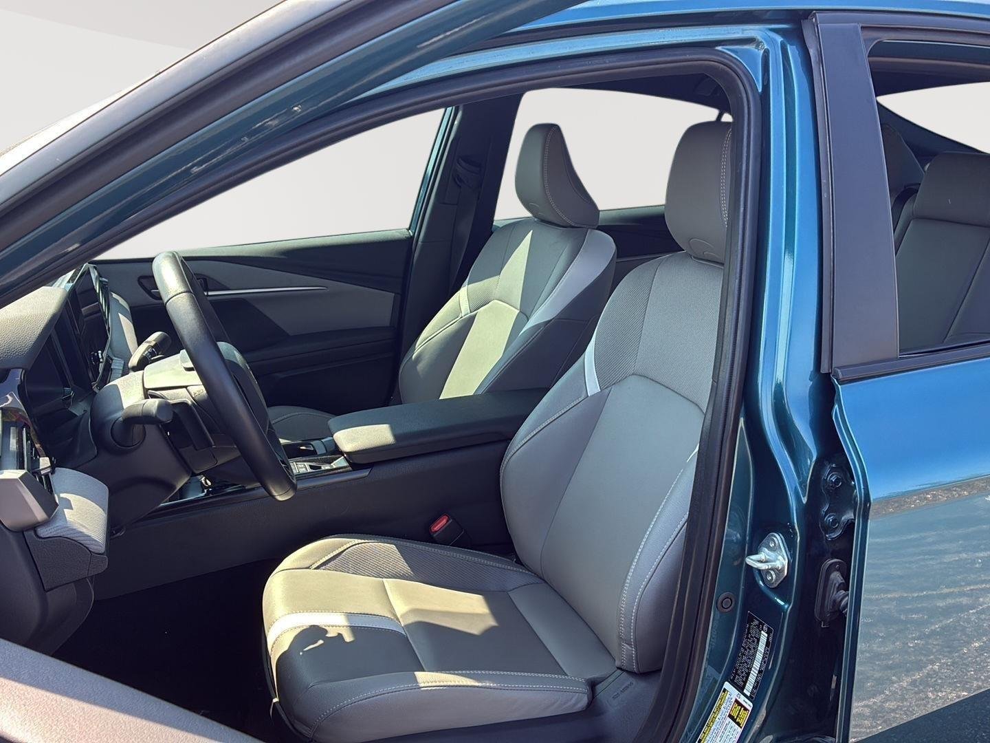 Used 2025 Ocean Gem Toyota SE image 3