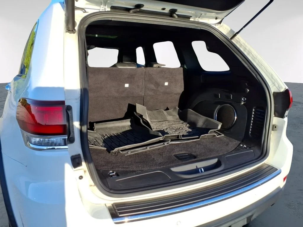 Used 2022 White Jeep Limited image 11