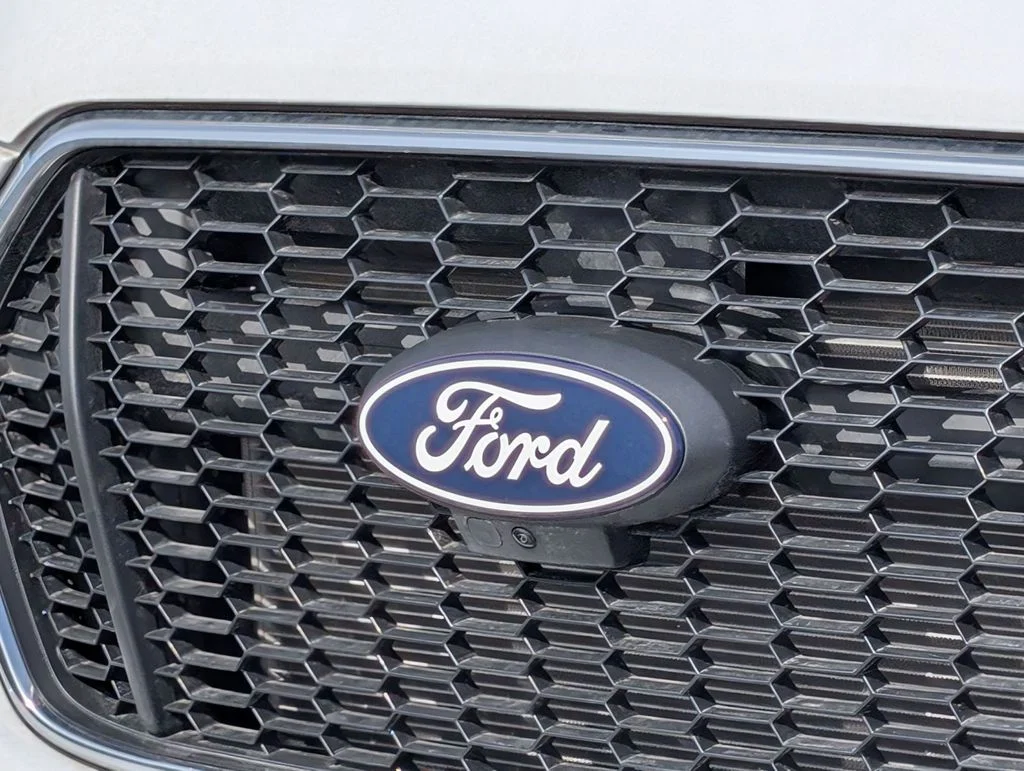 New 2026 Oxford White Ford Passenger Van XLT image 14