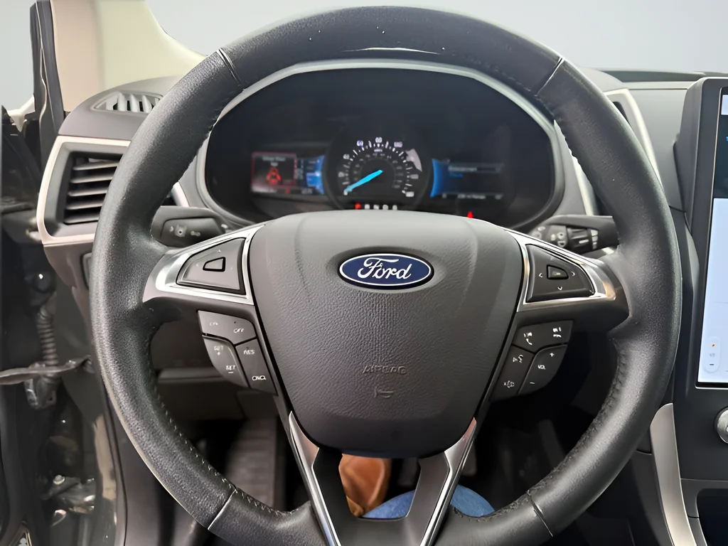 Used 2022 Green Ford SEL image 12