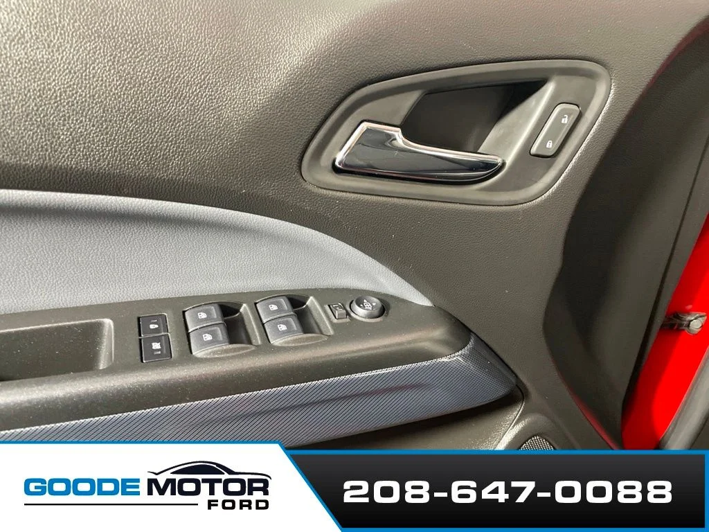 Used 2018 Red Chevrolet Z71 image 10