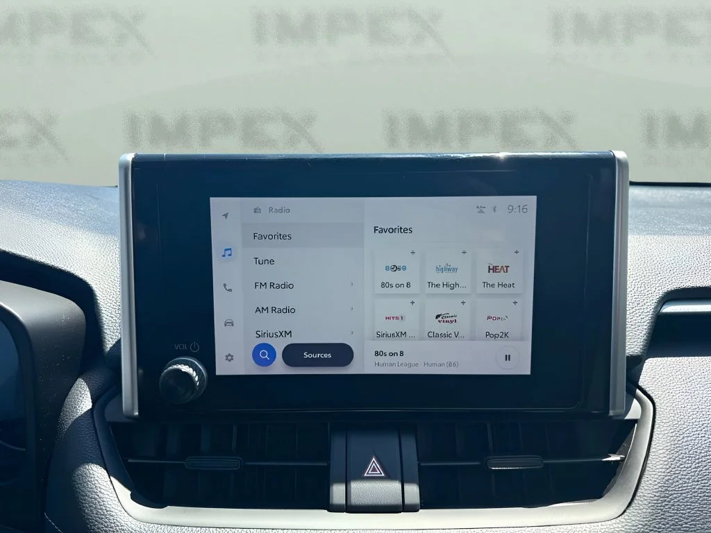 Used 2024  Toyota XLE image 19
