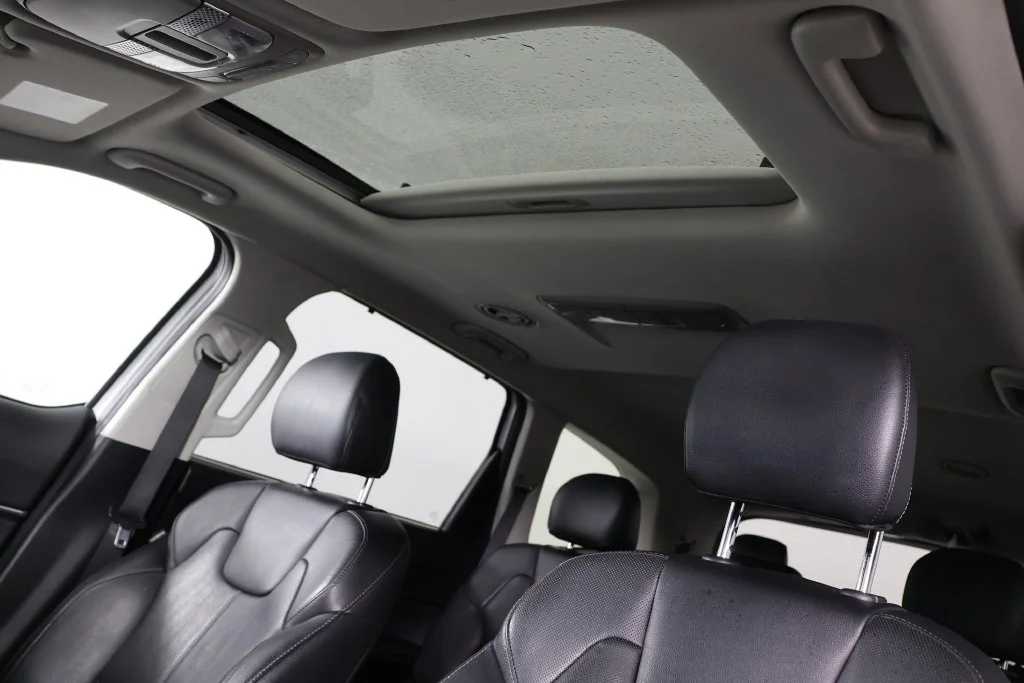 Used 2020 Snow White Pearl Kia EX image 20