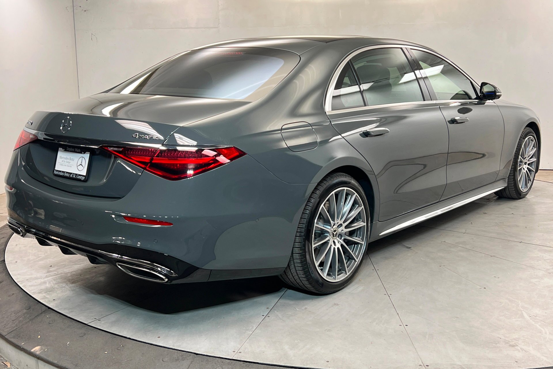 New 2026 MANUFAKTUR Silicon Grey Mercedes-Benz S 580 image 30