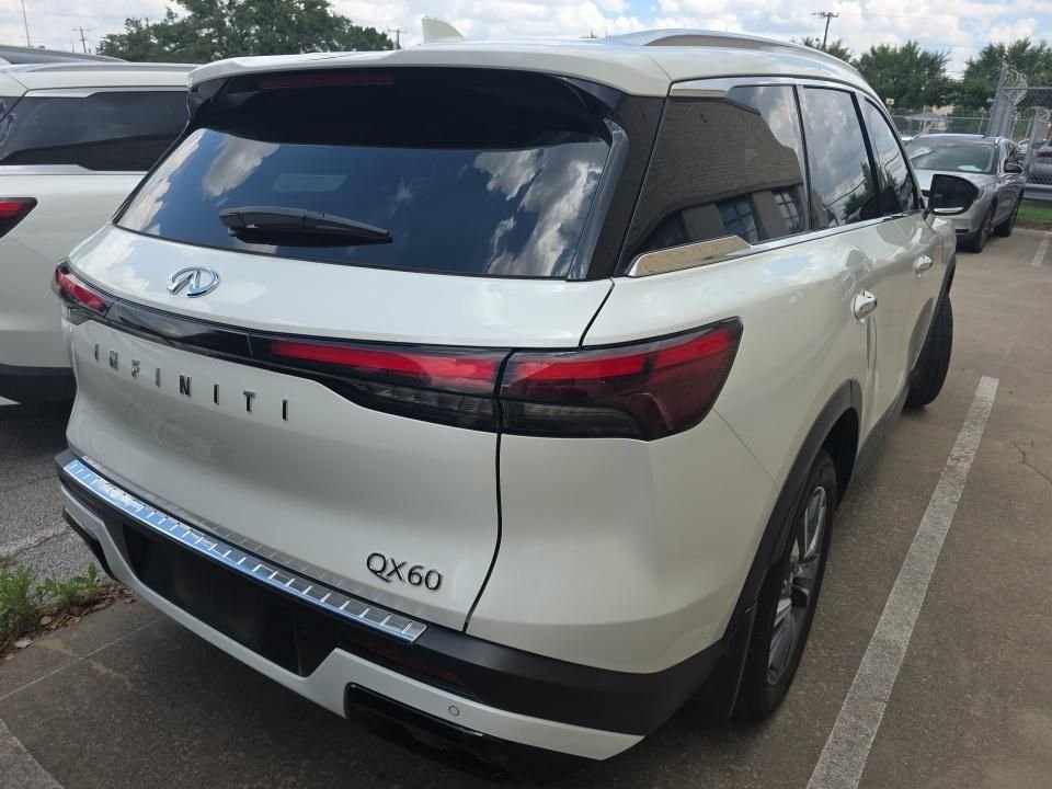 Certified Used 2023 White INFINITI LUXE image 4