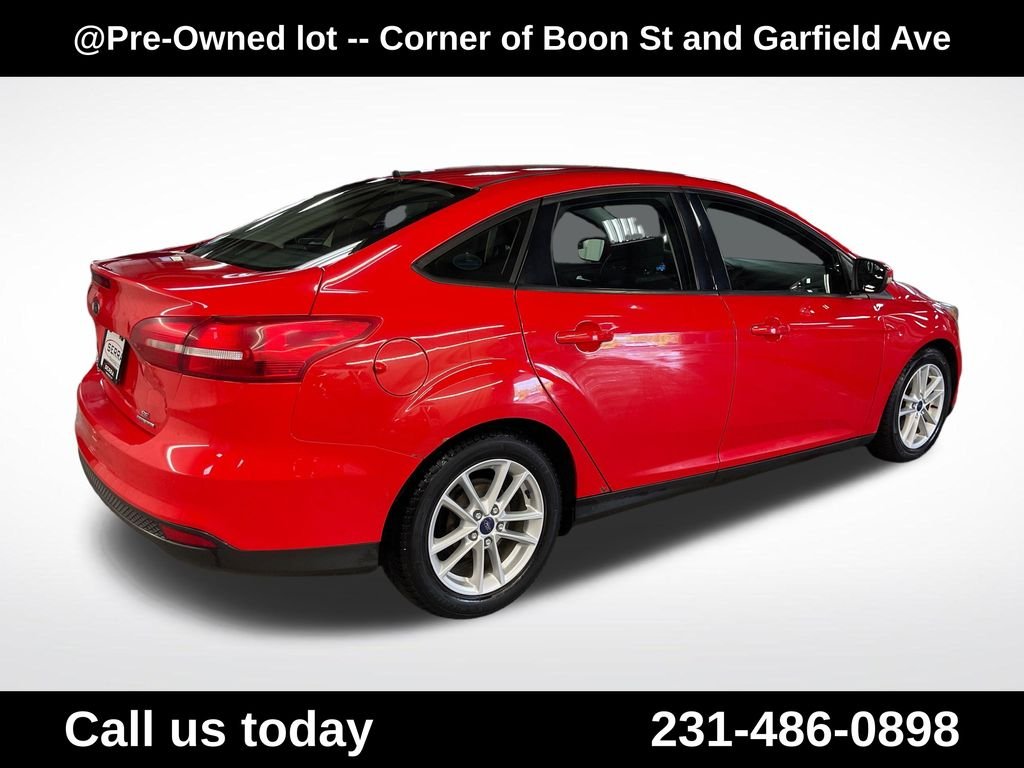 Used 2015 Red Ford SE image 5