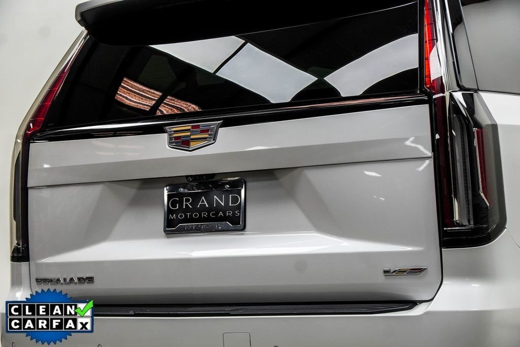 Used 2023 White Cadillac V-Series image 13