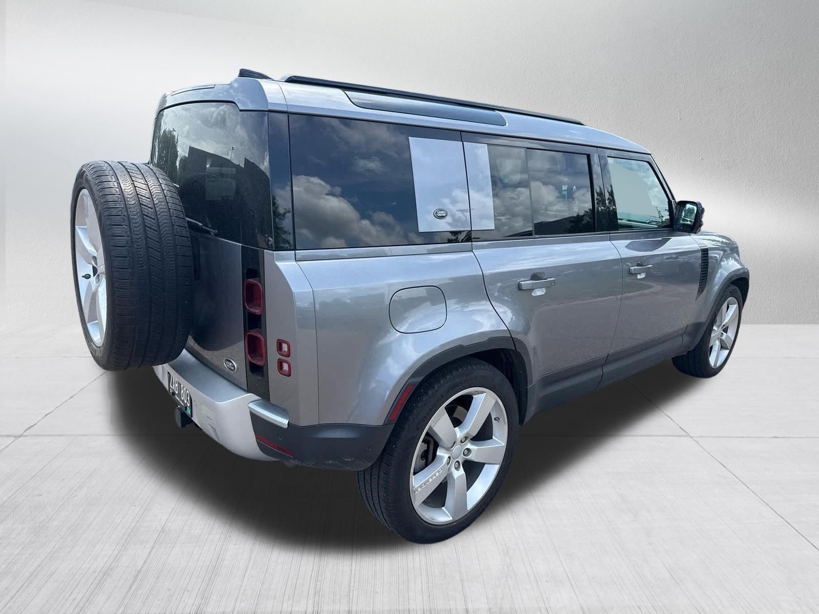 Used 2020 Eiger Grey Metallic Land Rover HSE image 4