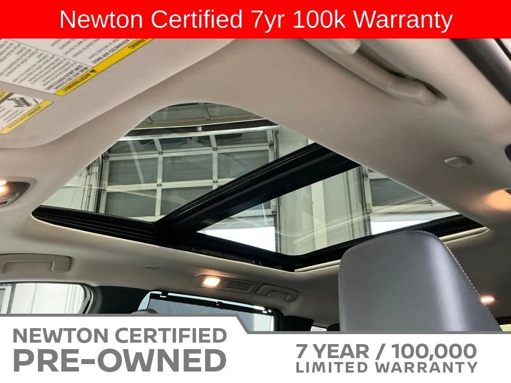 Certified Used 2025 Mineral Black INFINITI LUXE image 10