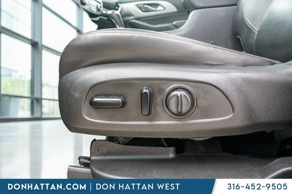 Used 2020 Black Chevrolet RS image 20