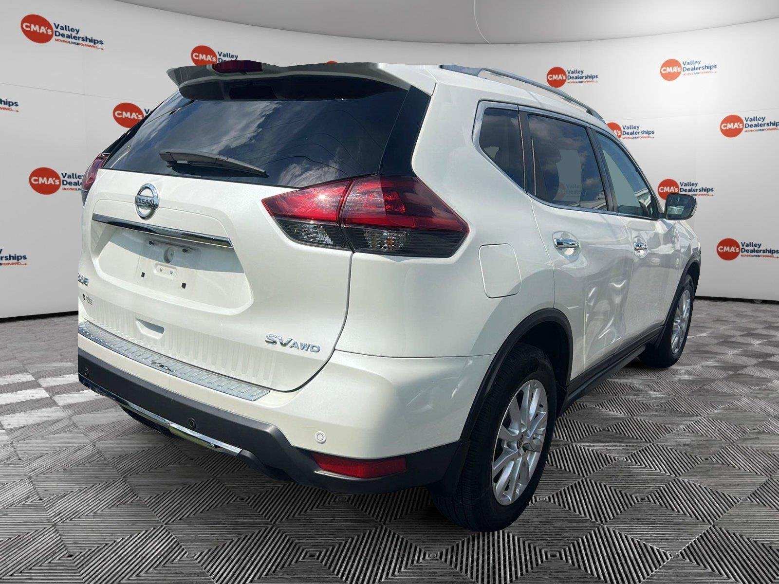 Used 2020 Pearl White Tricoat Nissan SV image 4