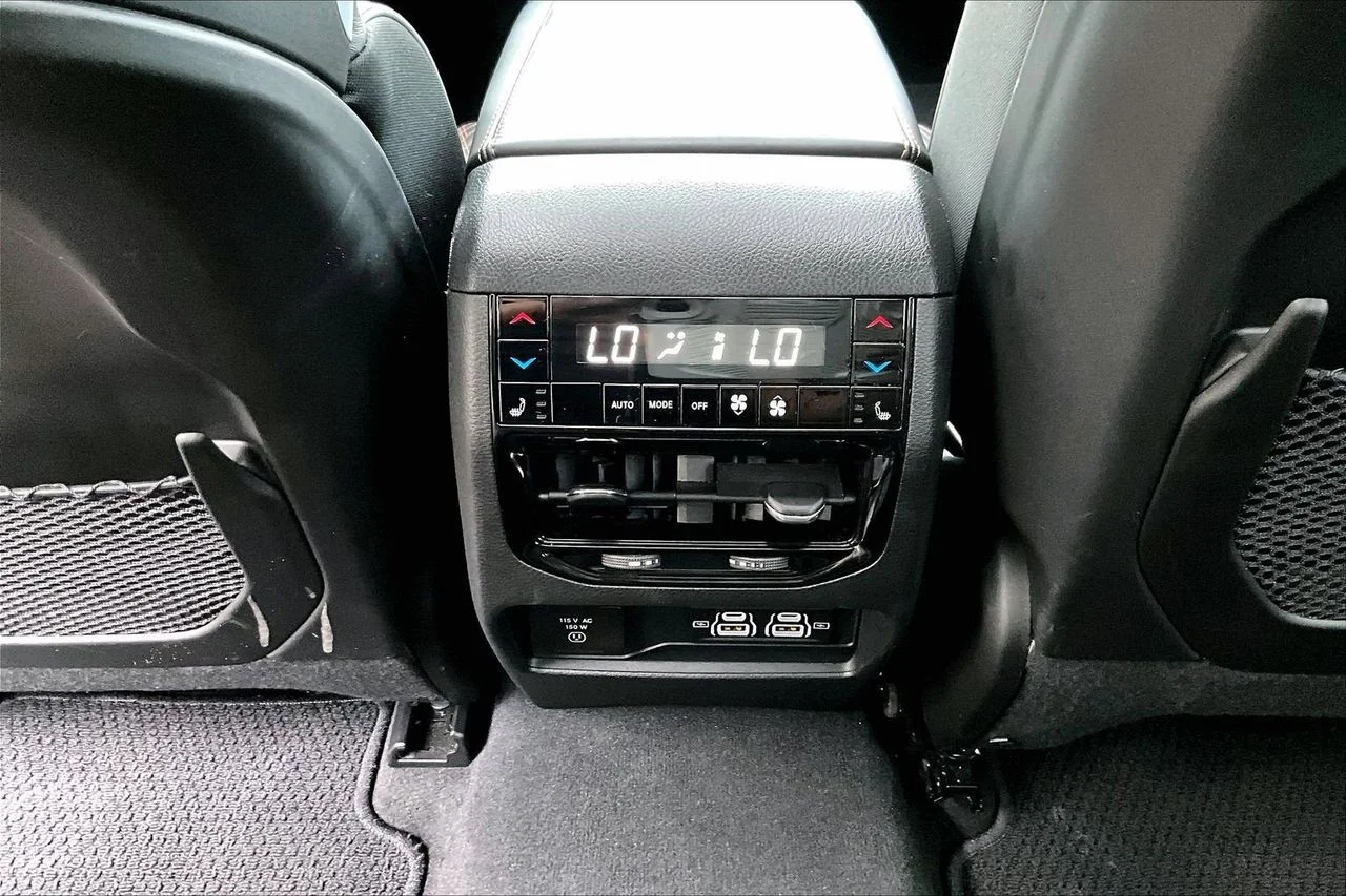 Certified Used 2025 Silver Jeep Summit image 17