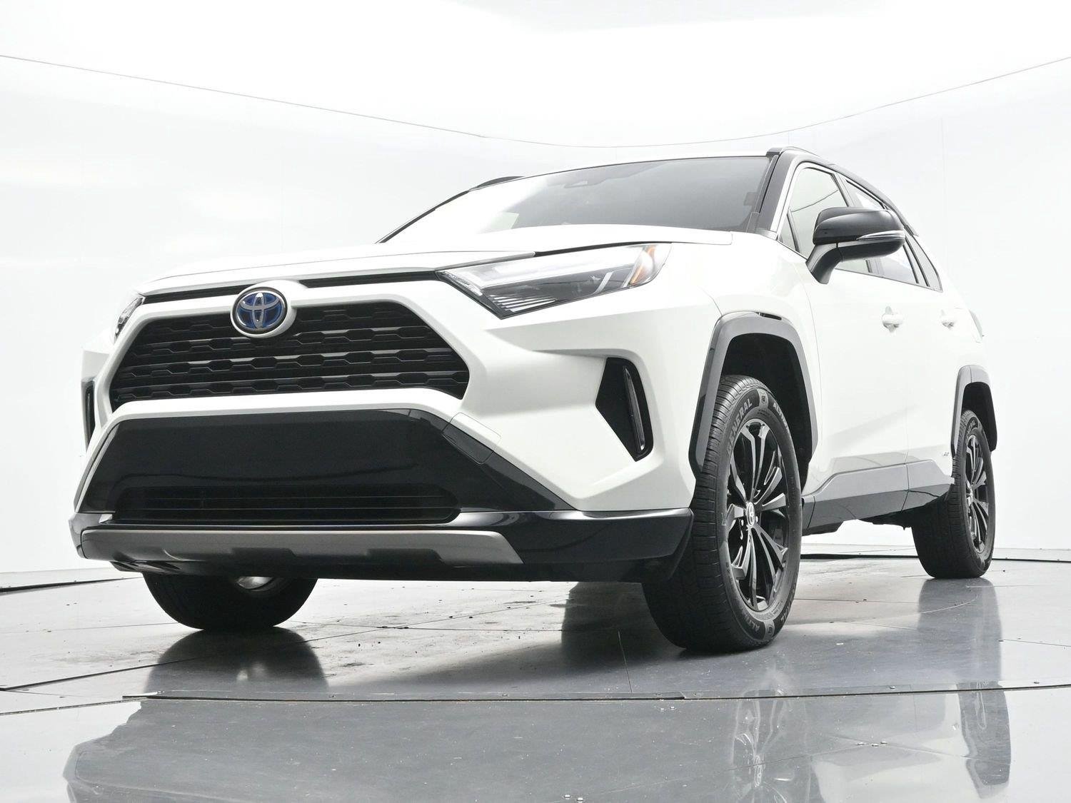 Used 2022  Toyota Hybrid XSE image 50