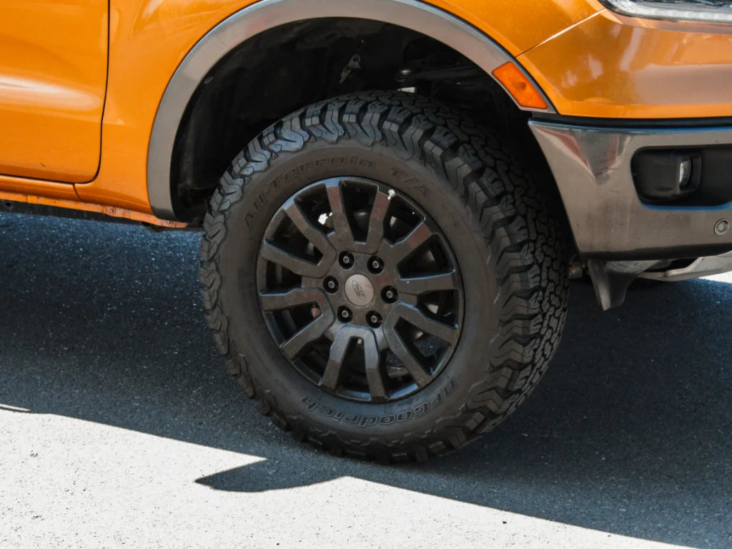 Used 2019 Orange Ford LARIAT image 4