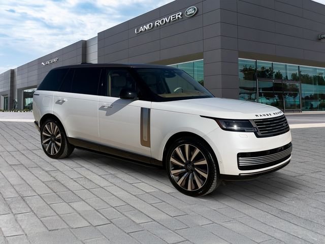 Used 2024 White Land Rover SV image 7