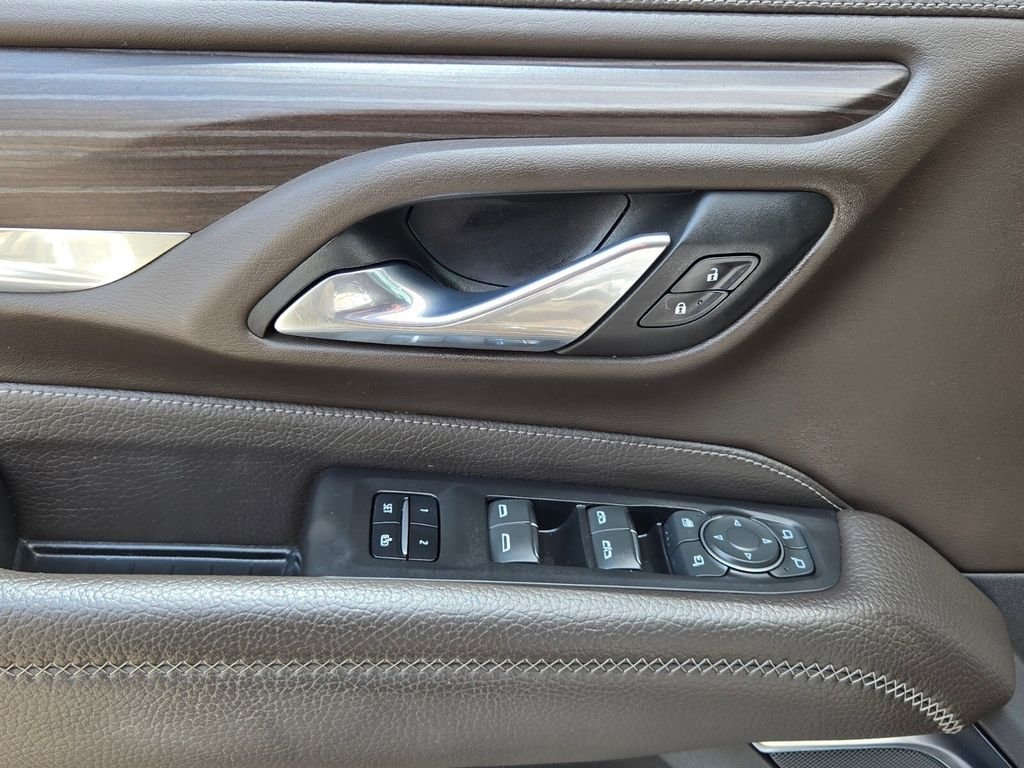 Used 2023 White GMC Denali image 32