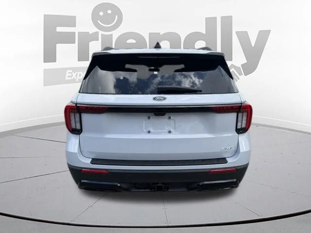 New 2026 Space White Metallic Ford ST-Line image 6