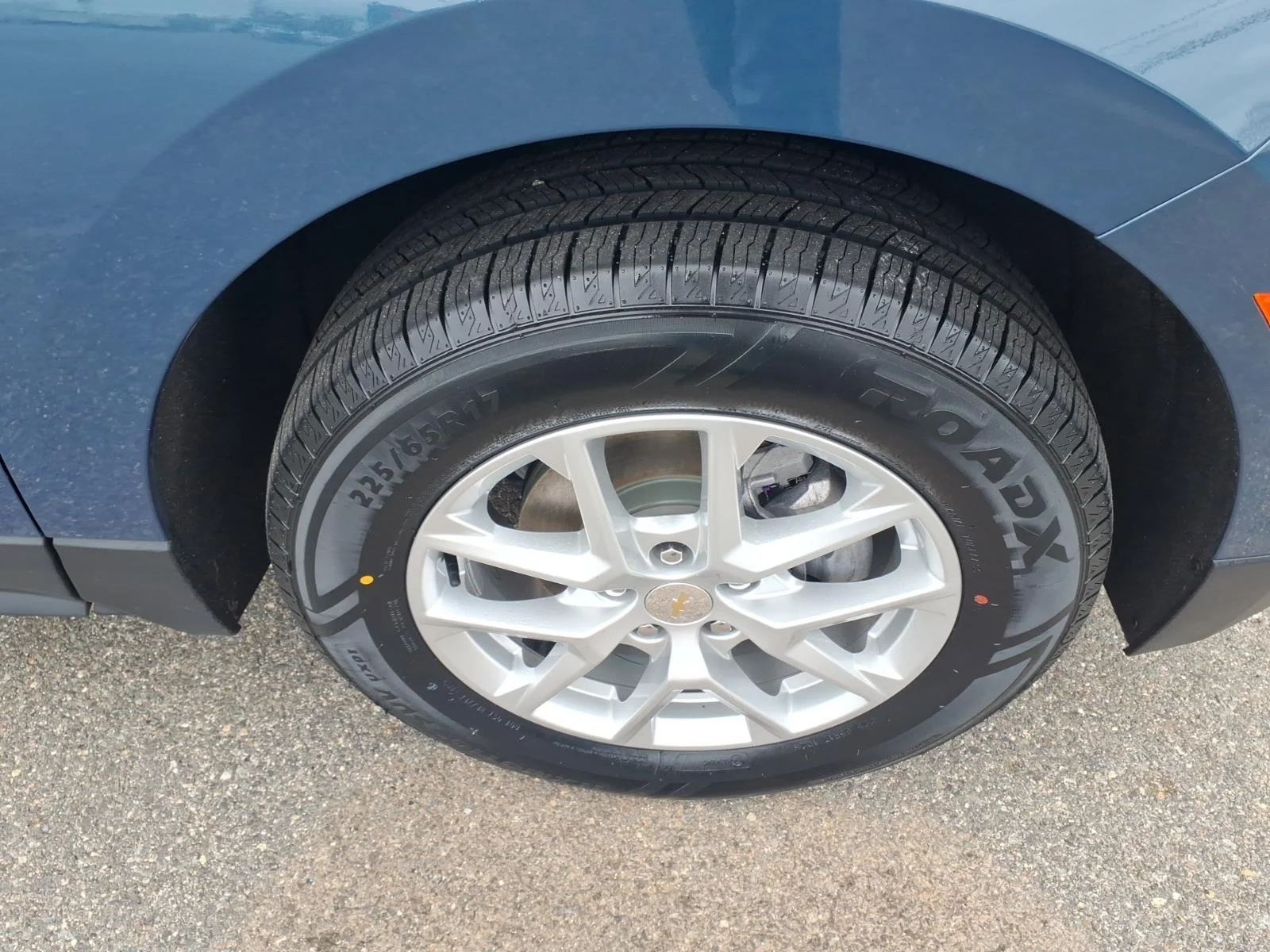 Used 2024 Lakeshore Blue Chevrolet LT image 11