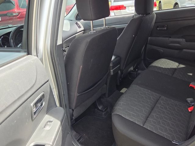 Used 2021  Mitsubishi 2.0 ES image 7
