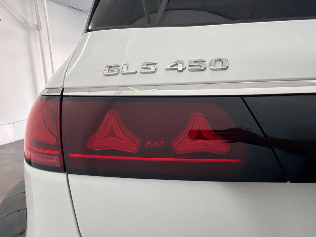 New 2027 White Mercedes-Benz GLS 450 image 11