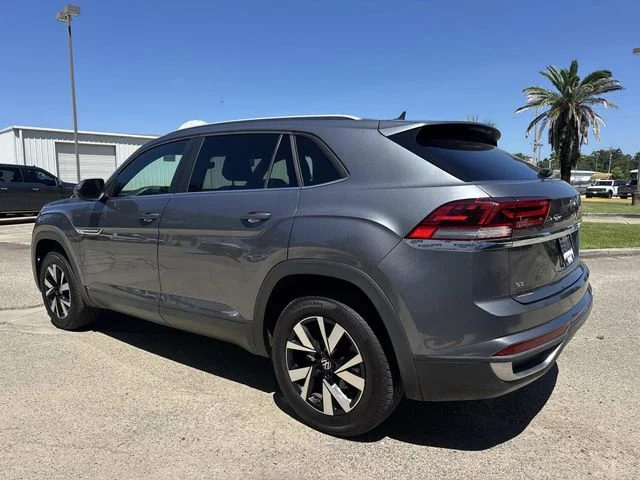 Certified Used 2020 Platinum Gray Metallic Volkswagen 2.0T SE image 11