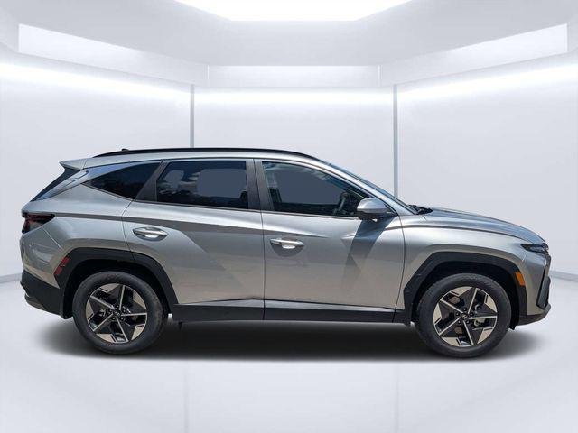 New 2026 Silver Hyundai SEL FWD image 2