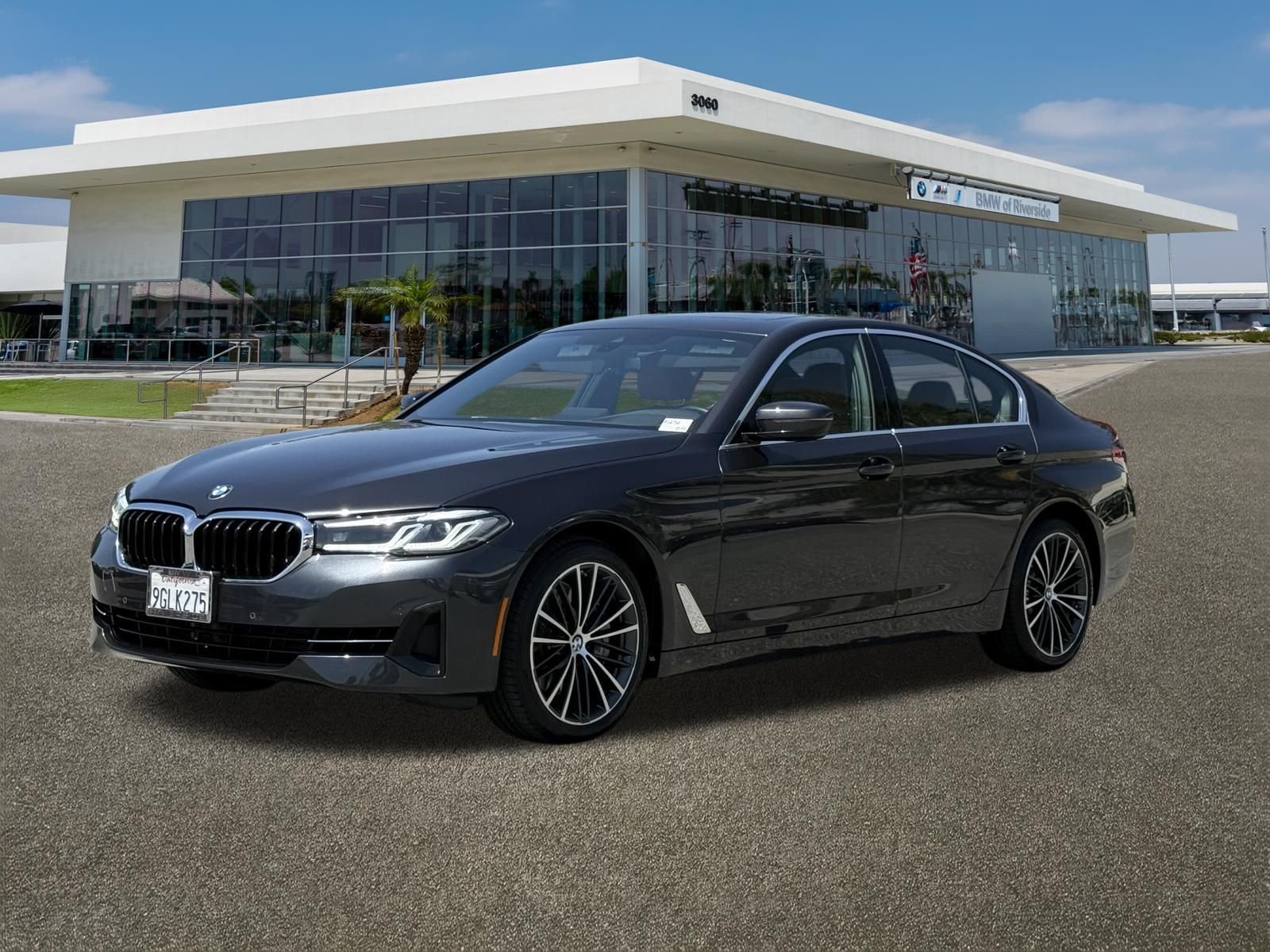 Certified Used 2023 Dark Graphite Metallic BMW 540i image 4