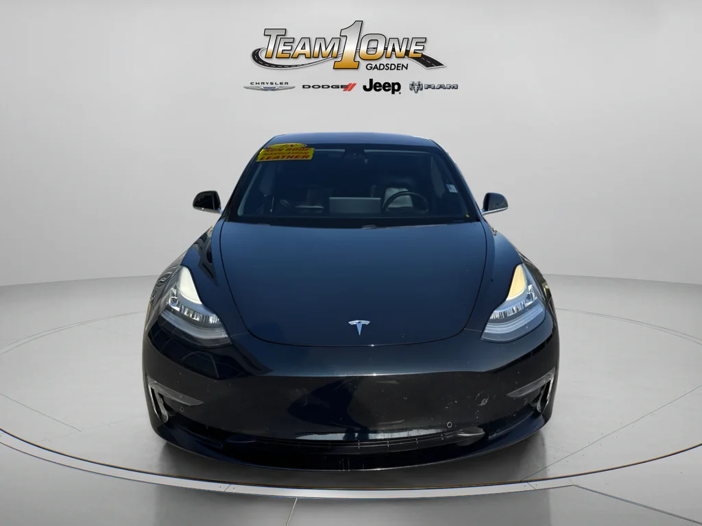 Used 2018 Obsidian Black Metallic Tesla Long Range image 2