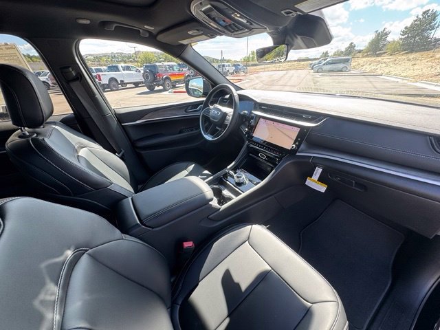 New 2027 High Gloss Black Jeep Limited image 28
