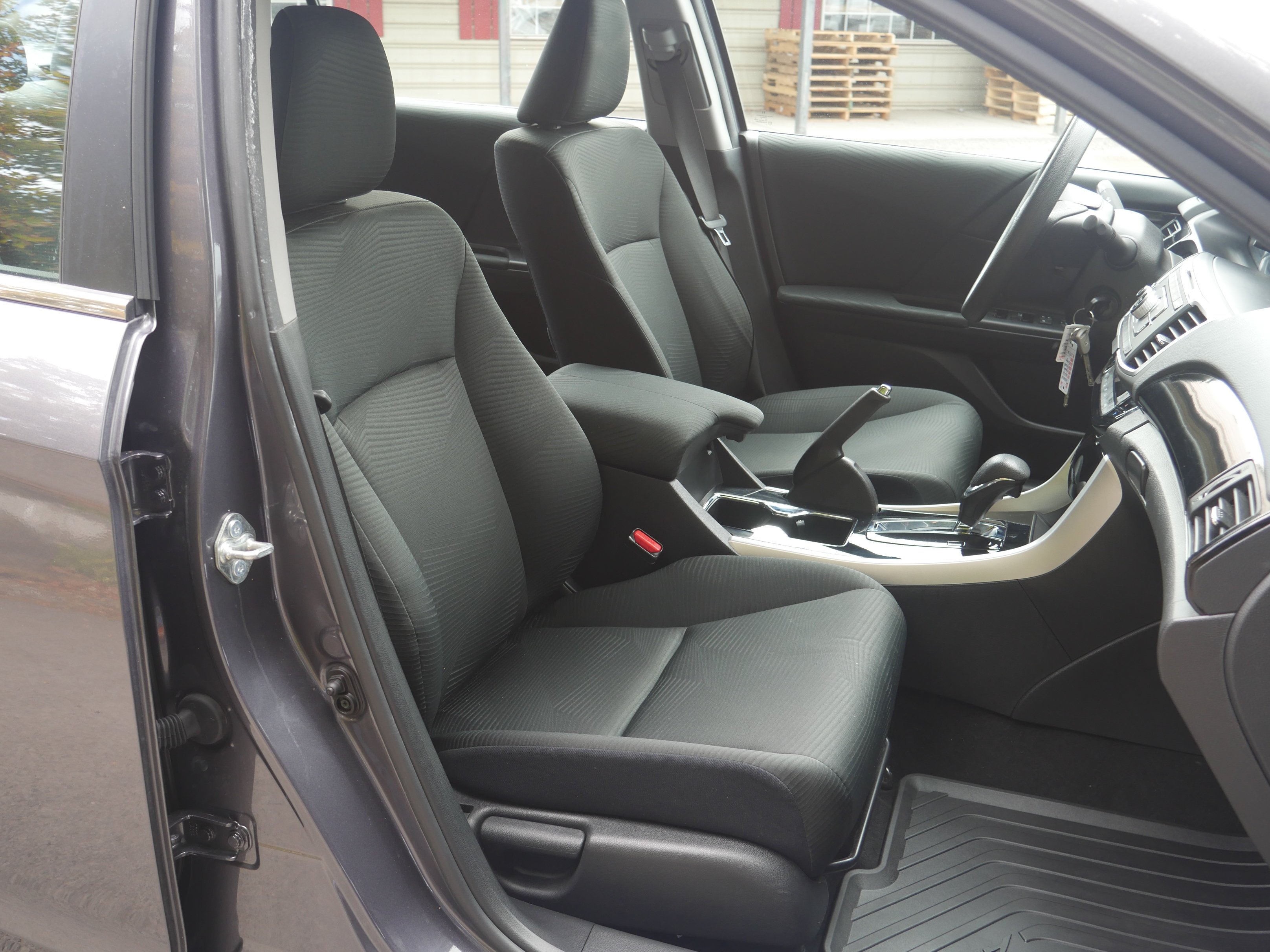 Used 2016 Modern Steel Metallic Honda LX image 24