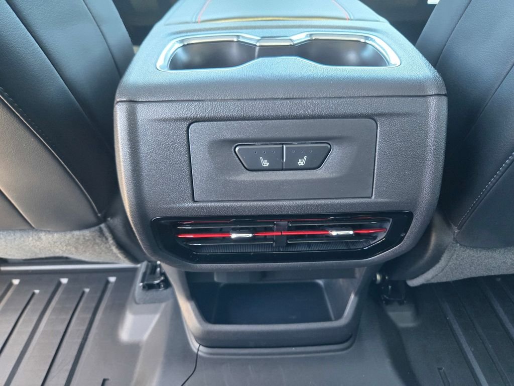 Used 2025 White Chevrolet RST image 10