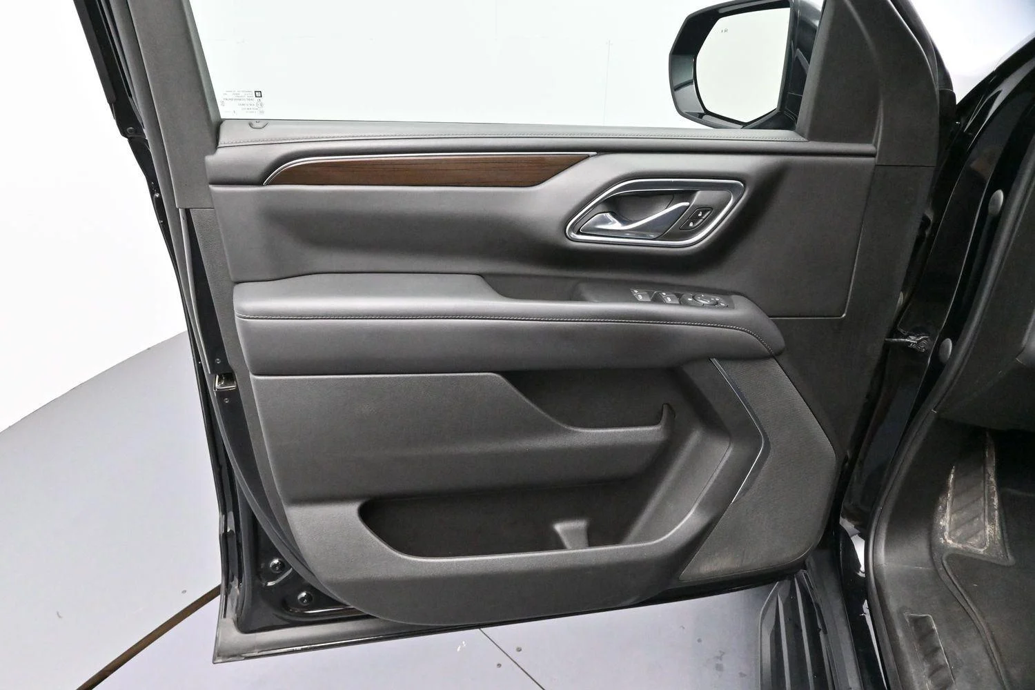Used 2023 Onyx Black GMC SLE image 9