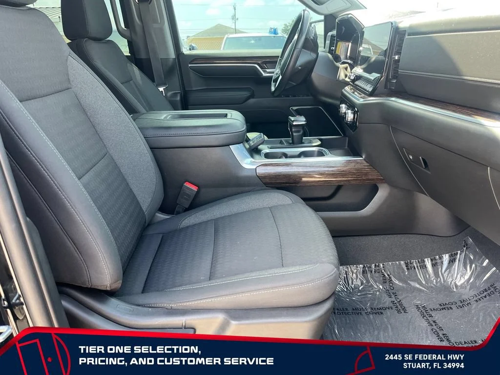 Certified Used 2022 ONYX BLACK GMC Elevation image 19