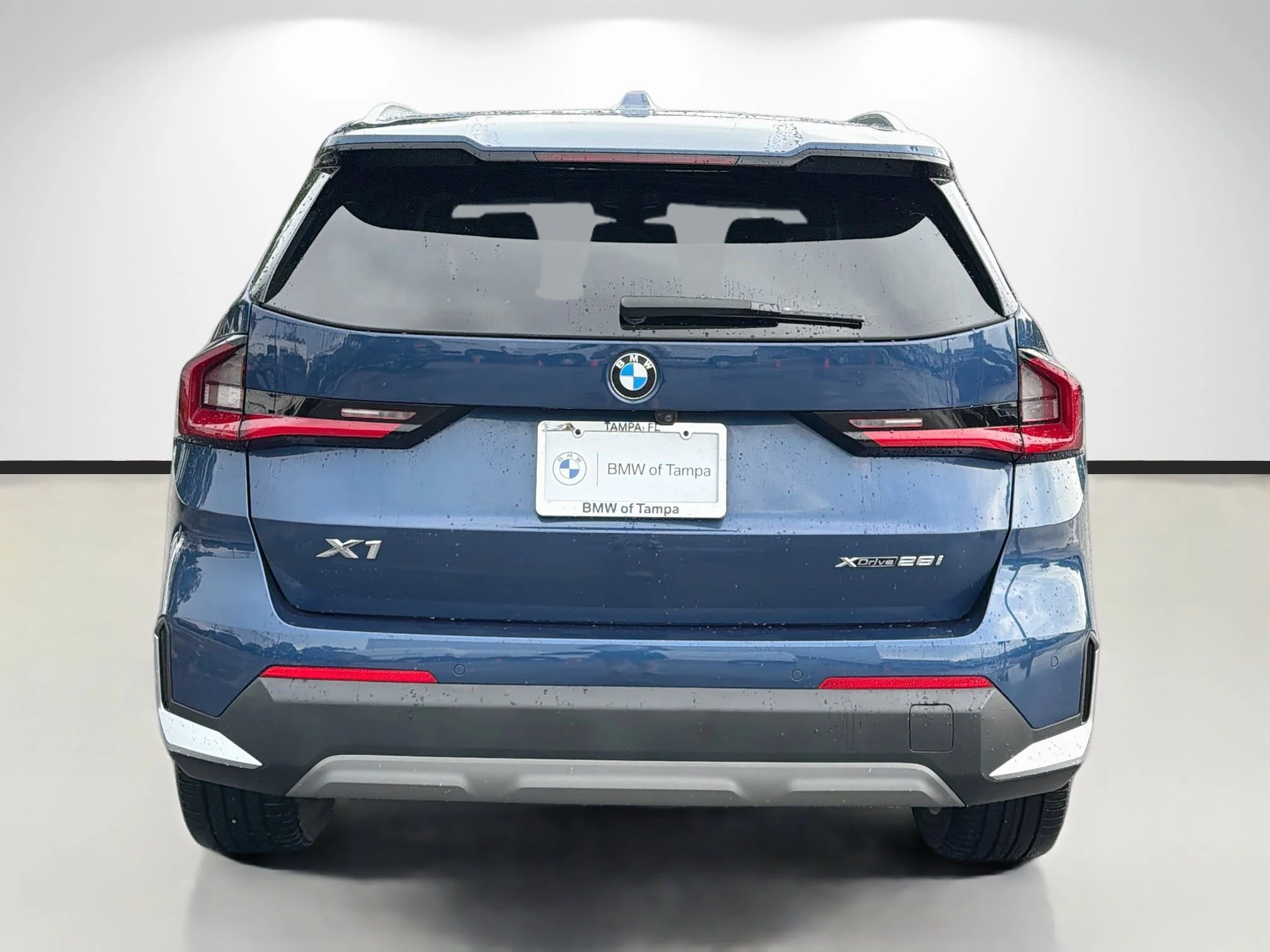 Used 2023 Phytonic Blue Metallic BMW xDrive28i image 4