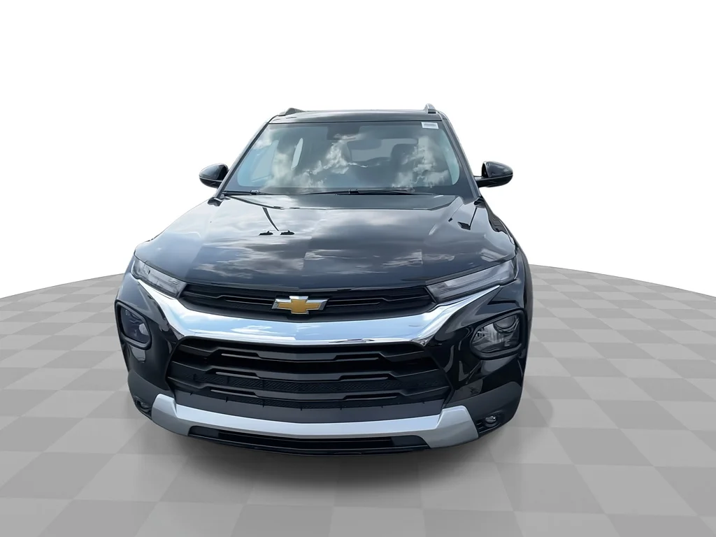 Used 2023 Mosaic Black Metallic Chevrolet LT image 4