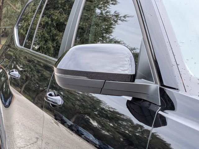 New 2026 Black Volkswagen 2.0T SE w/Technology image 10