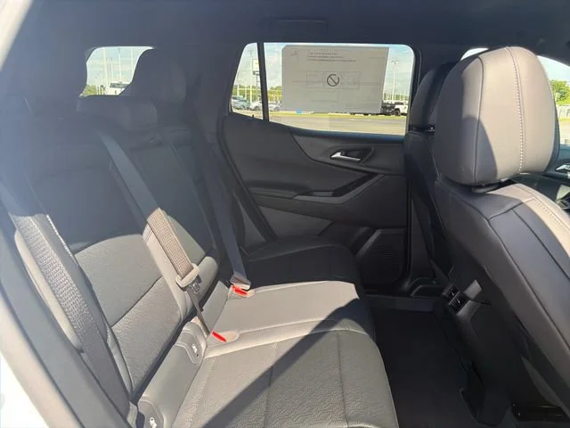 New 2027 Summit White Chevrolet LT image 13