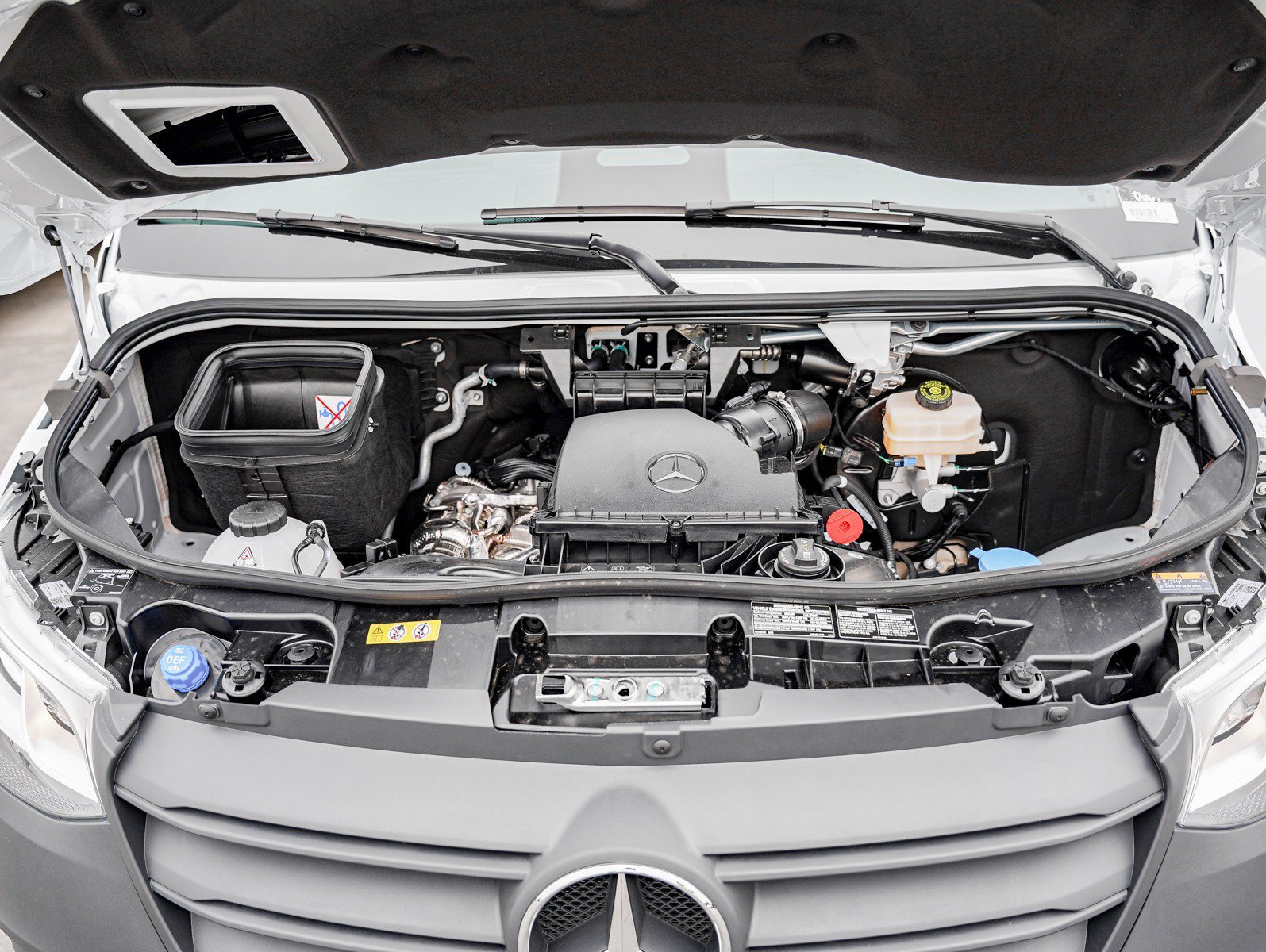New 2026 Arctic White Mercedes-Benz 2500 High Roof I4 Diesel 170 RWD image 11