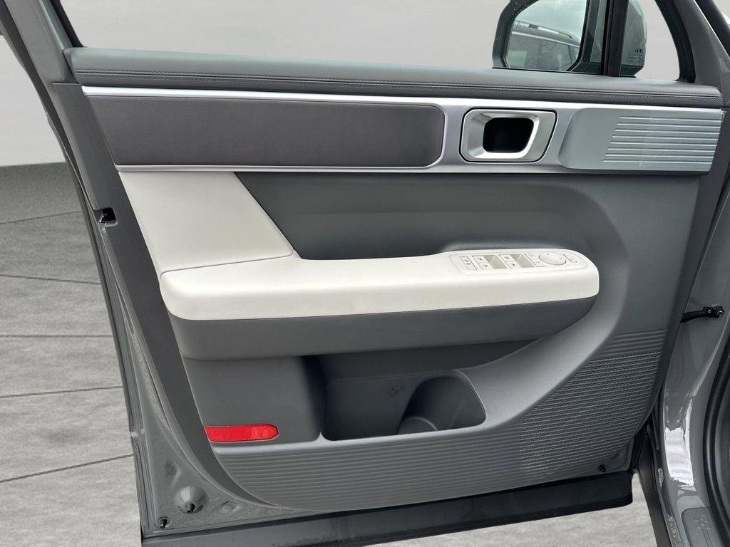 New 2026 Hampton Gray Hyundai SE FWD image 13