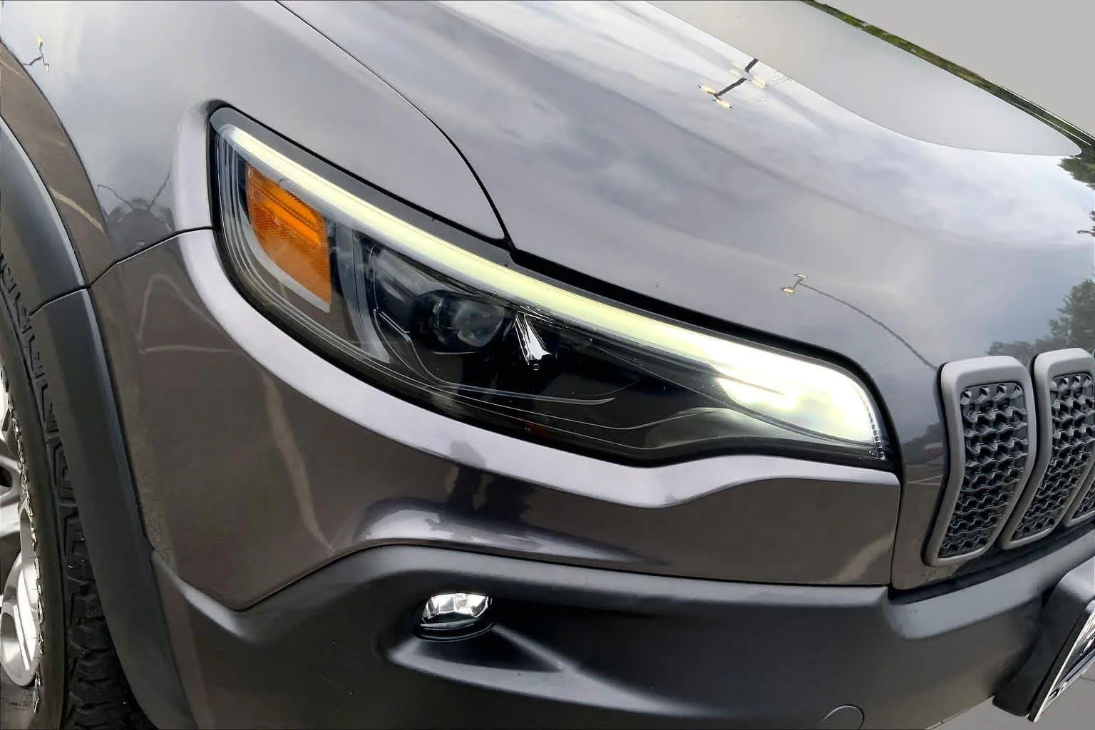 Certified Used 2021 Granite Crystal Clearcoat Metallic Jeep Trailhawk image 27