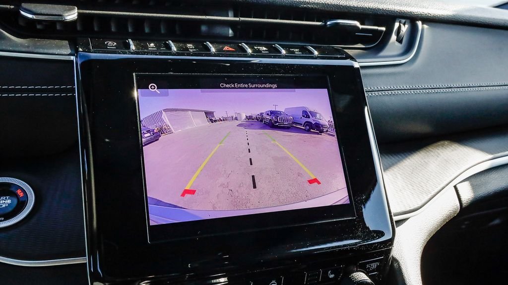 Used 2025 Silver Jeep Altitude image 28