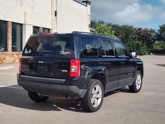 Used 2012 Black Jeep Latitude image 3